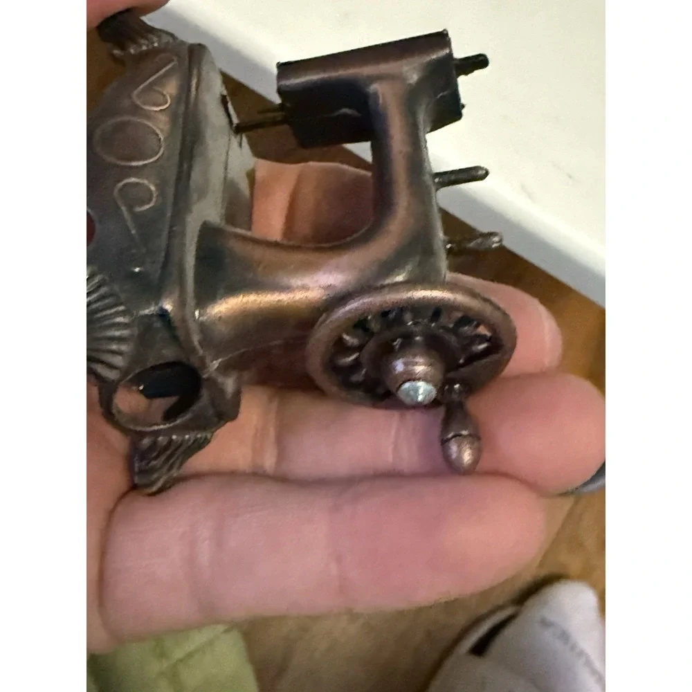 Vintage Bronze Metal Antique Sewing Machine Mini Pencil Sharpener